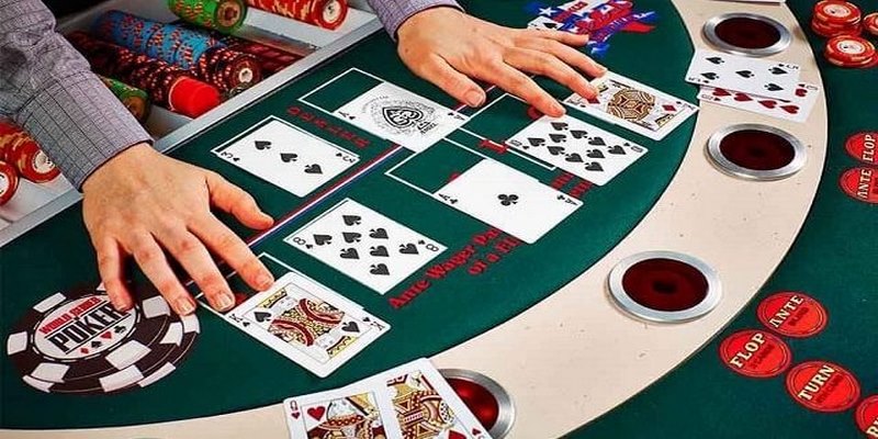 Các vòng chia bài trong Poker 