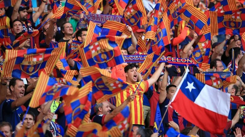 Fan Barcelona rất thân thiện với Fan của các đội bóng khác